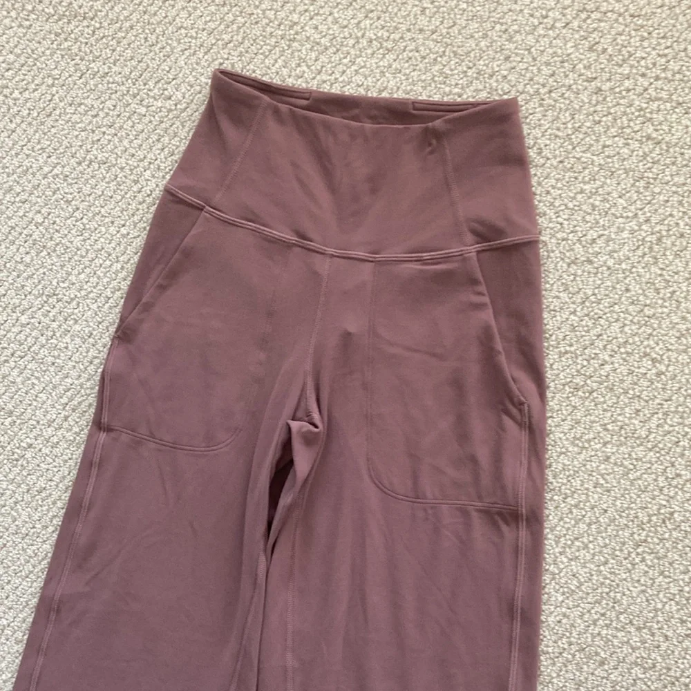 LULULEMON Align High Rise Wide Leg Pant 31” Dark Oxide Size 2 Nulu Soft VEUC - Picture 5 of 16